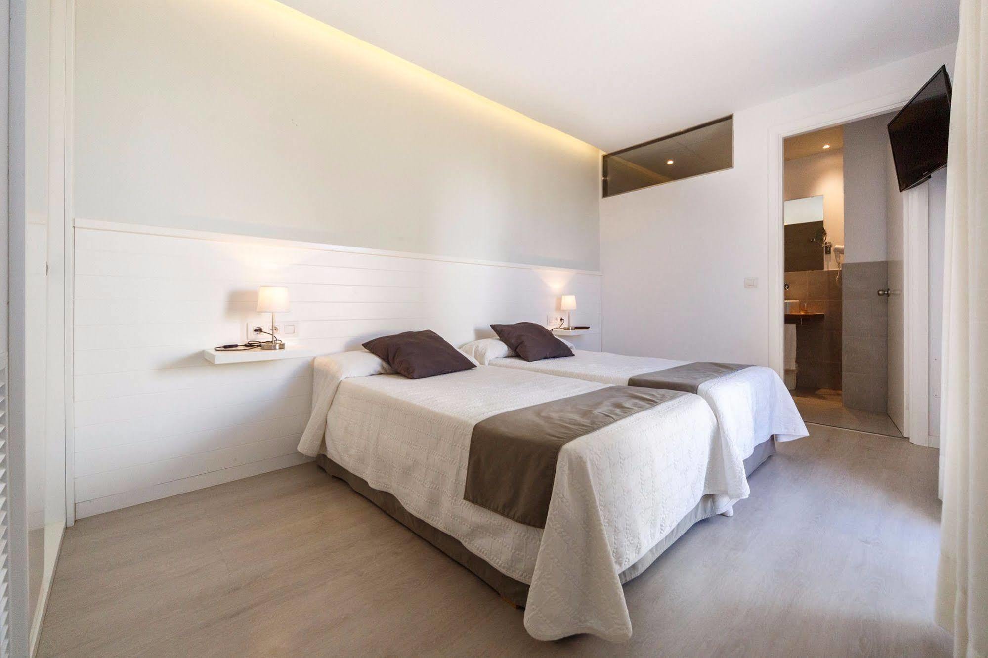 Hostal La Palma Форнелс Екстериор снимка